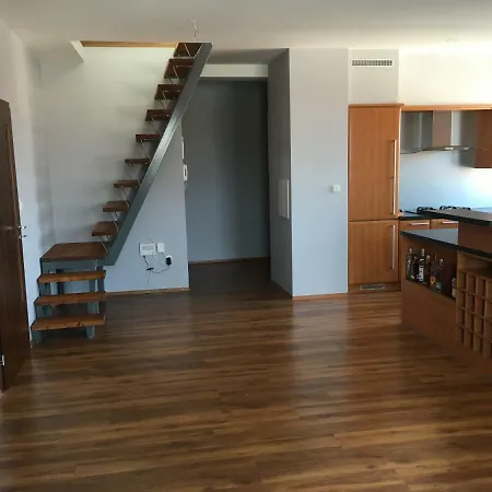 Spacious In Town Centre *