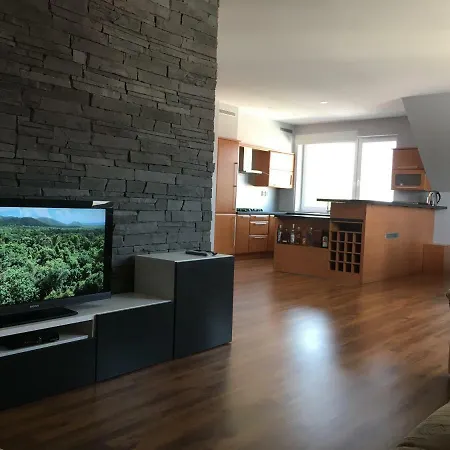 Spacious In Town Centre Daire *